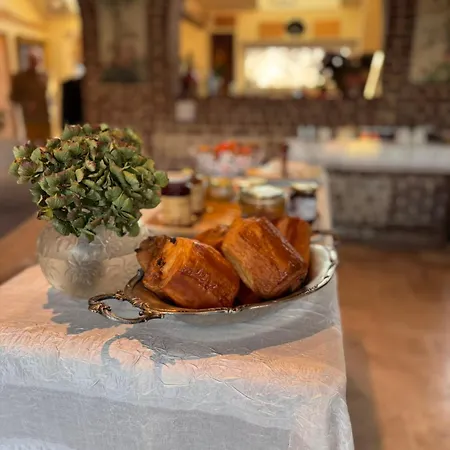 Oda ve Kahvaltı Domaine D'eugene D'hotes Et 3*