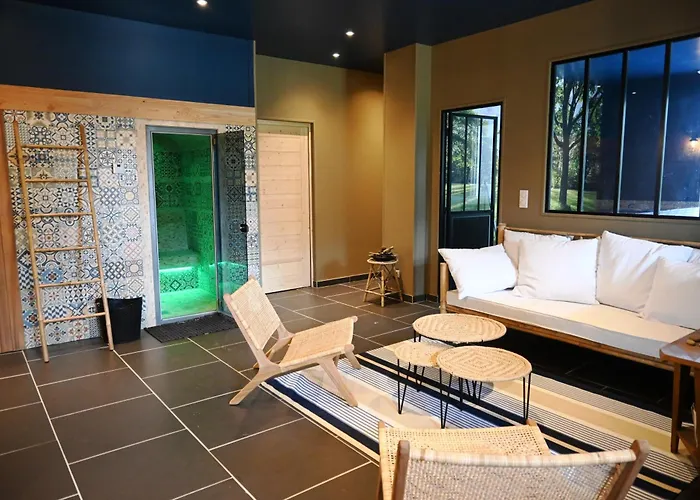 Domaine D'eugene D'hotes Et Nocleg ze śniadaniem 3*